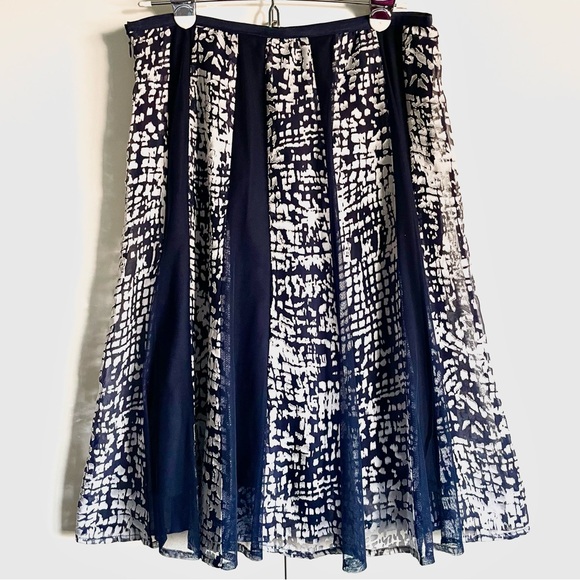 Nic + Zoe Burnout Squares Mixed Media Panel A-line Skirt Size 8 EUC - Picture 4 of 13